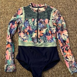 Girls large Athleta like new swimsuit